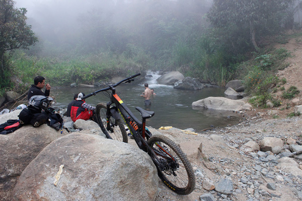 mountain biking ecuador Mama-Rumi